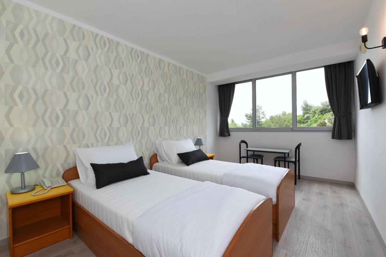 Hotel Tolero Плоче Экстерьер фото