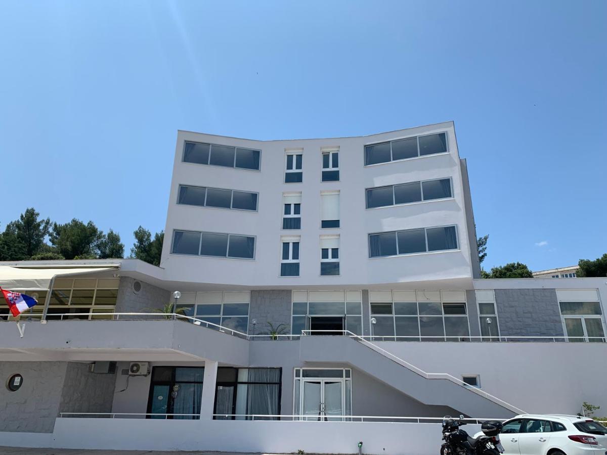 Hotel Tolero Плоче Экстерьер фото